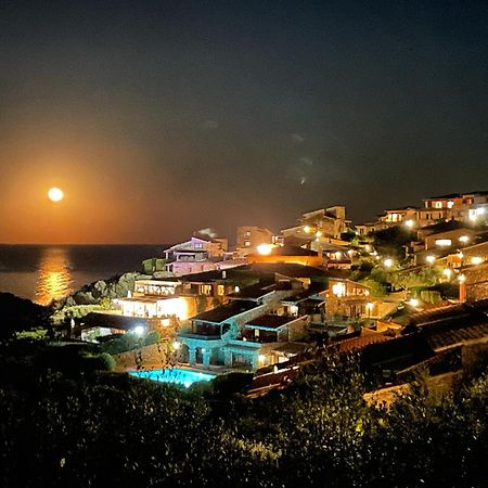 شقة San Teodoro Punta Est Delizioso Monolocale Vista Mare المظهر الخارجي الصورة