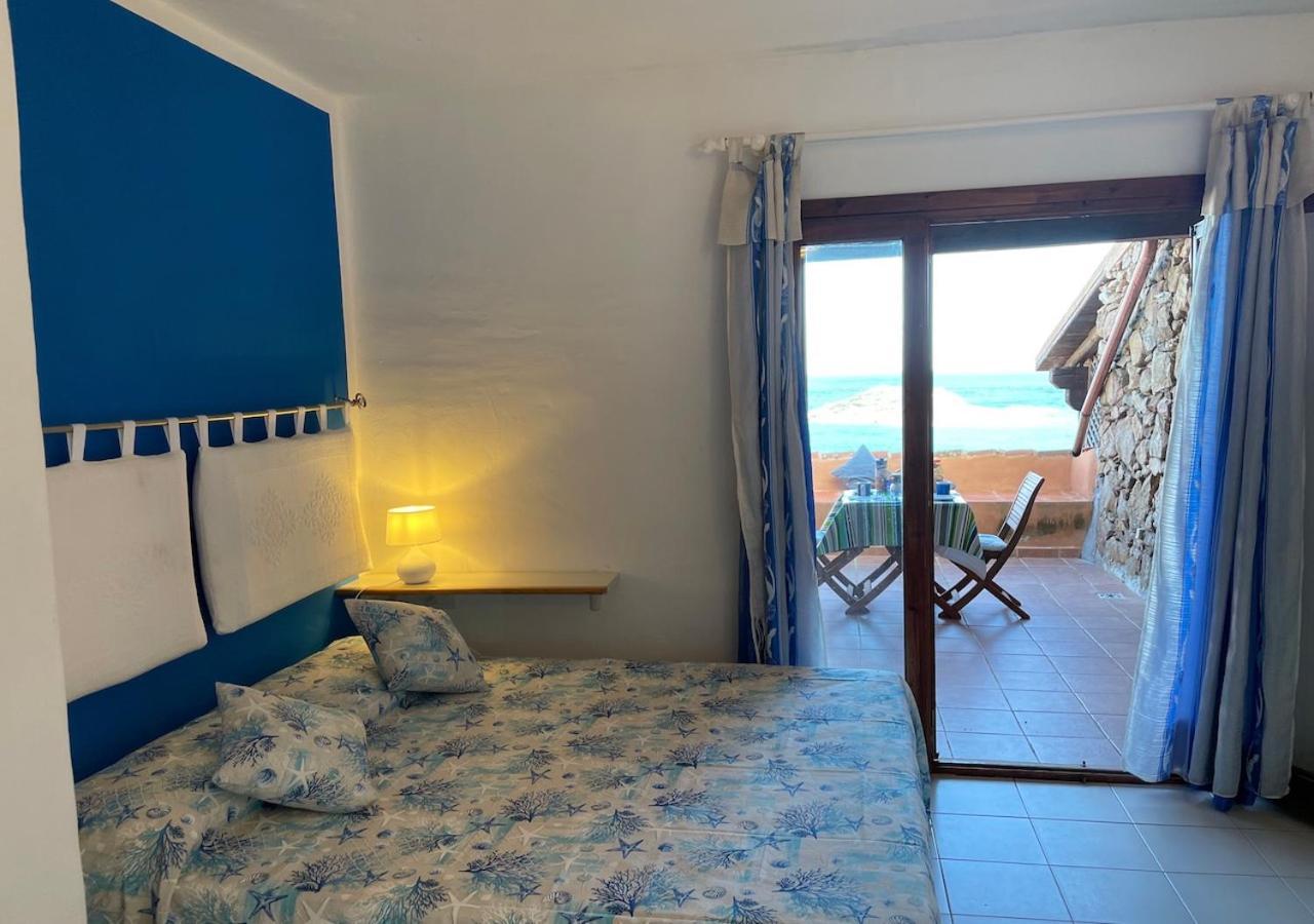 شقة San Teodoro Punta Est Delizioso Monolocale Vista Mare المظهر الخارجي الصورة