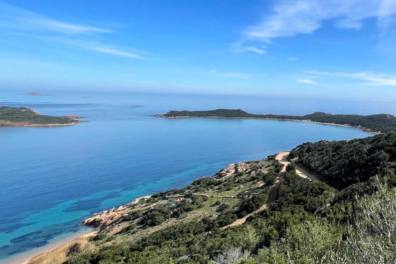 شقة San Teodoro Punta Est Delizioso Monolocale Vista Mare المظهر الخارجي الصورة