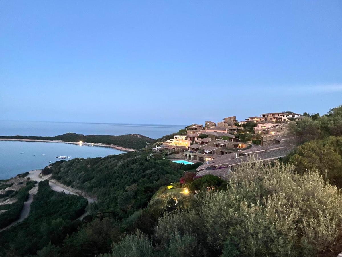 شقة San Teodoro Punta Est Delizioso Monolocale Vista Mare المظهر الخارجي الصورة