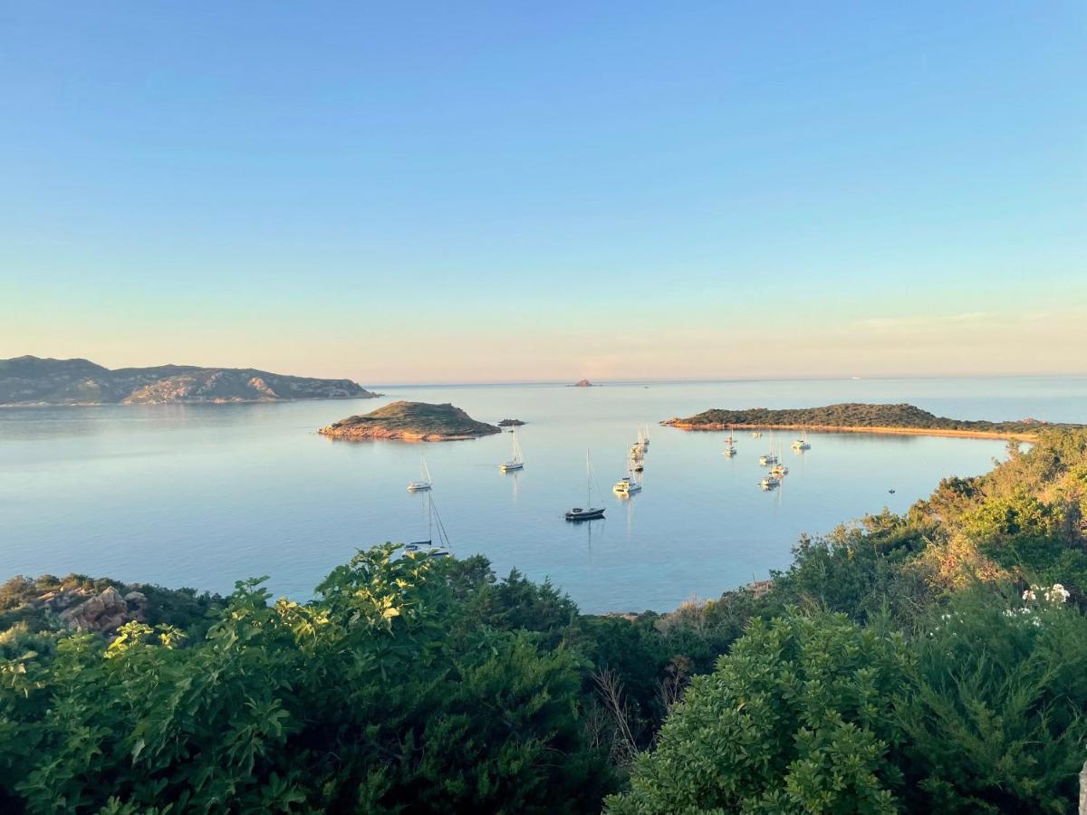 شقة San Teodoro Punta Est Delizioso Monolocale Vista Mare المظهر الخارجي الصورة