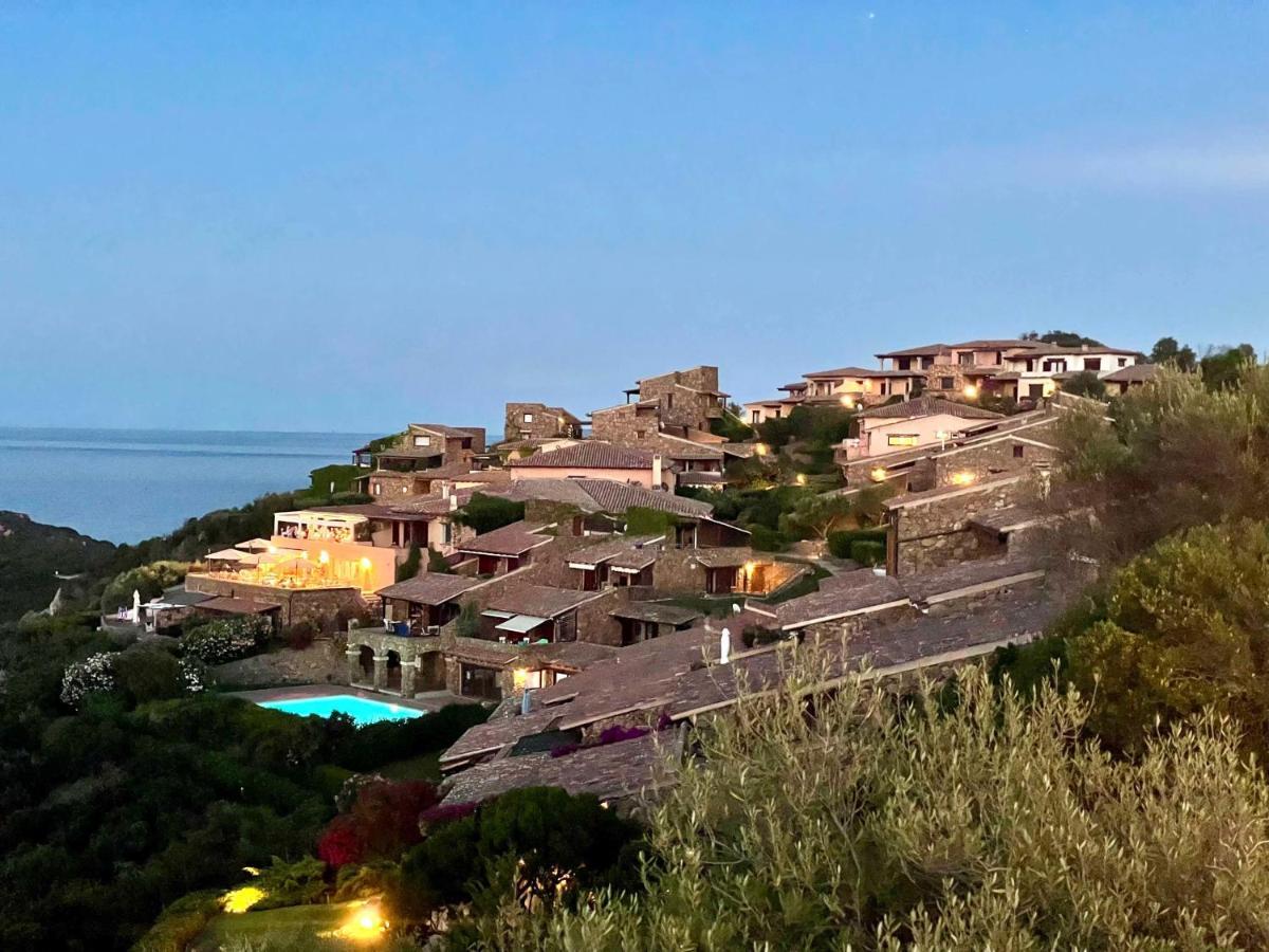 شقة San Teodoro Punta Est Delizioso Monolocale Vista Mare المظهر الخارجي الصورة