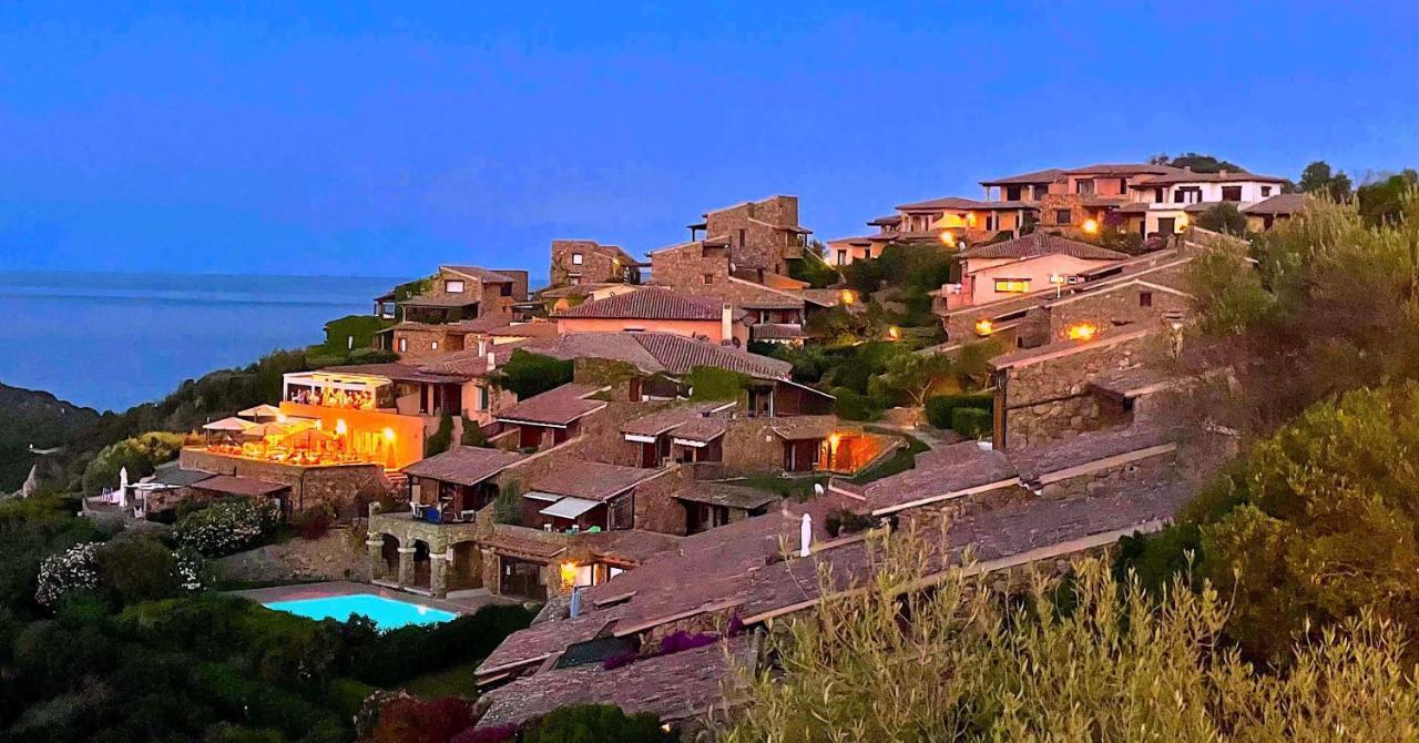 شقة San Teodoro Punta Est Delizioso Monolocale Vista Mare المظهر الخارجي الصورة