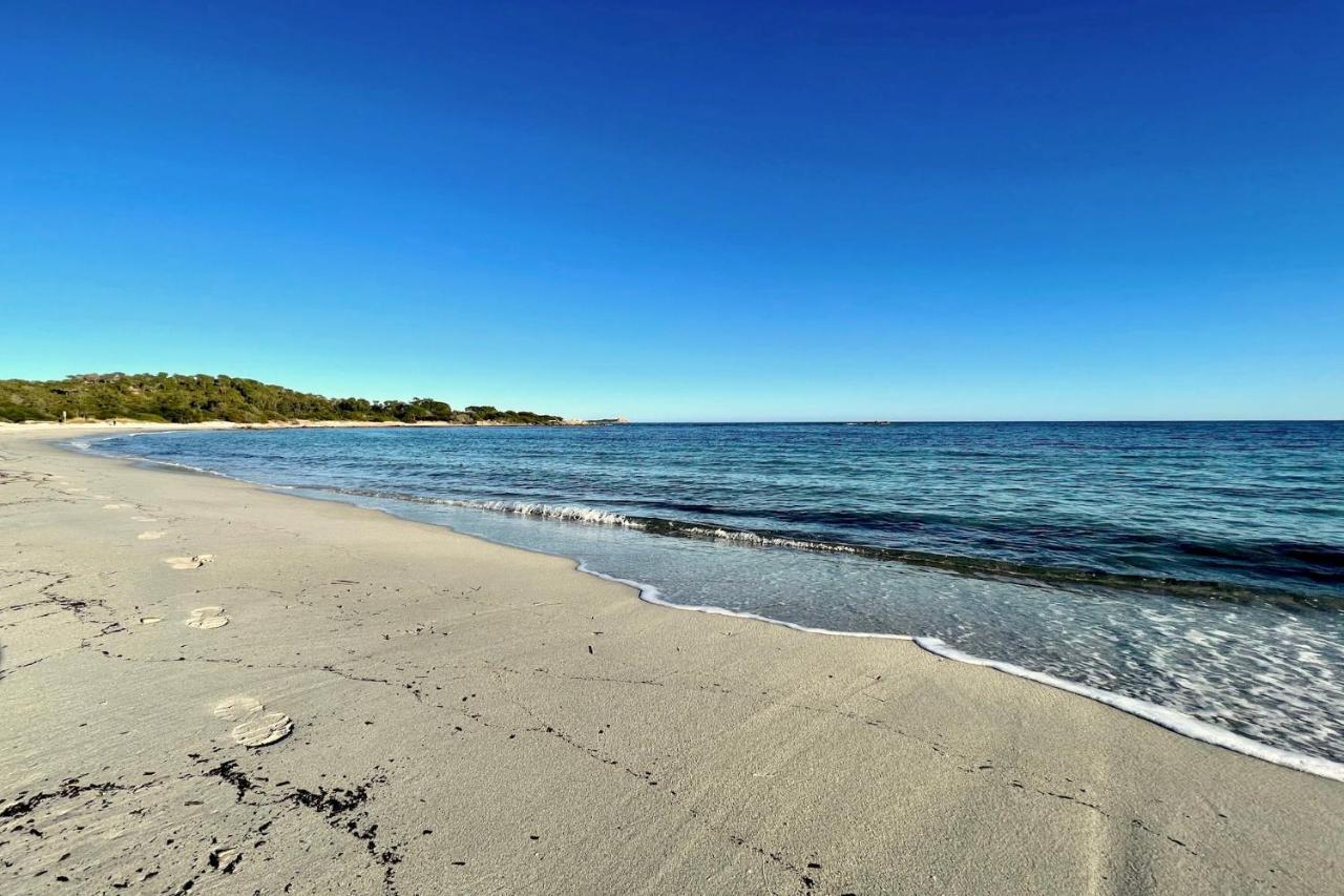 شقة San Teodoro Punta Est Delizioso Monolocale Vista Mare المظهر الخارجي الصورة