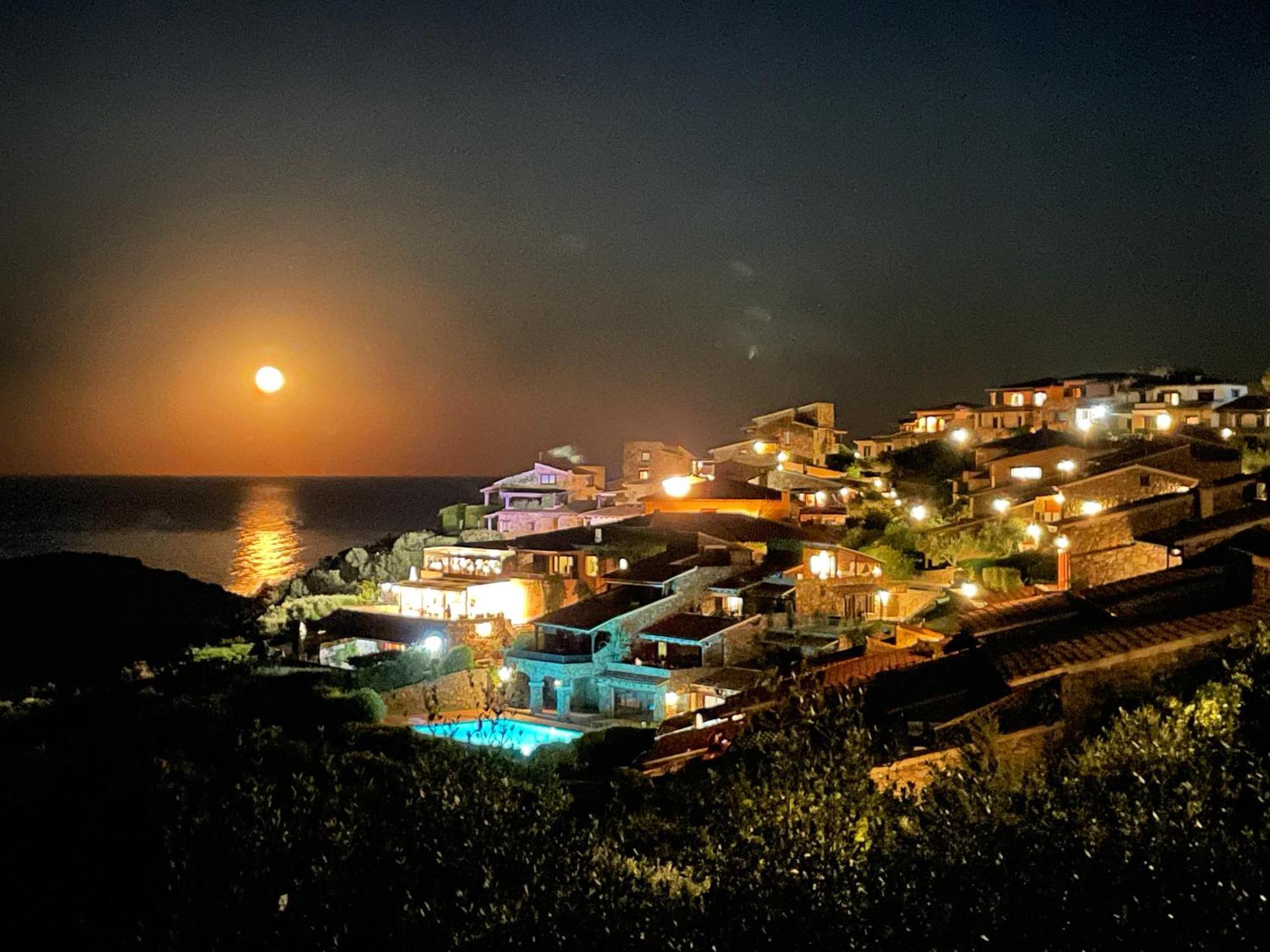 شقة San Teodoro Punta Est Delizioso Monolocale Vista Mare المظهر الخارجي الصورة