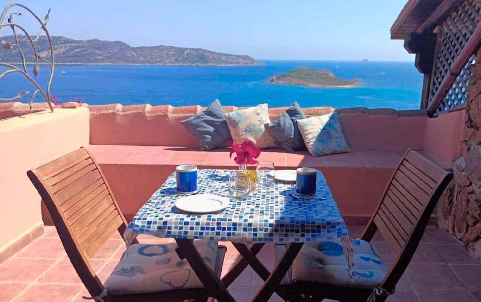 شقة San Teodoro Punta Est Delizioso Monolocale Vista Mare المظهر الخارجي الصورة